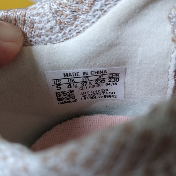 Adidas Pureboost Go J Running Shoes Size 5Y (W6) - Picture 4 of 6